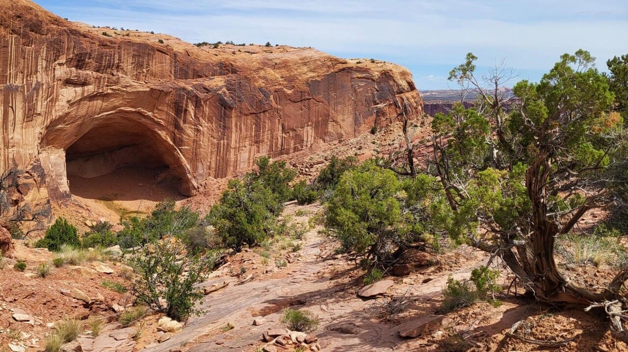 Alcove Spring Trail - Photo by NPS Photo, Public domain