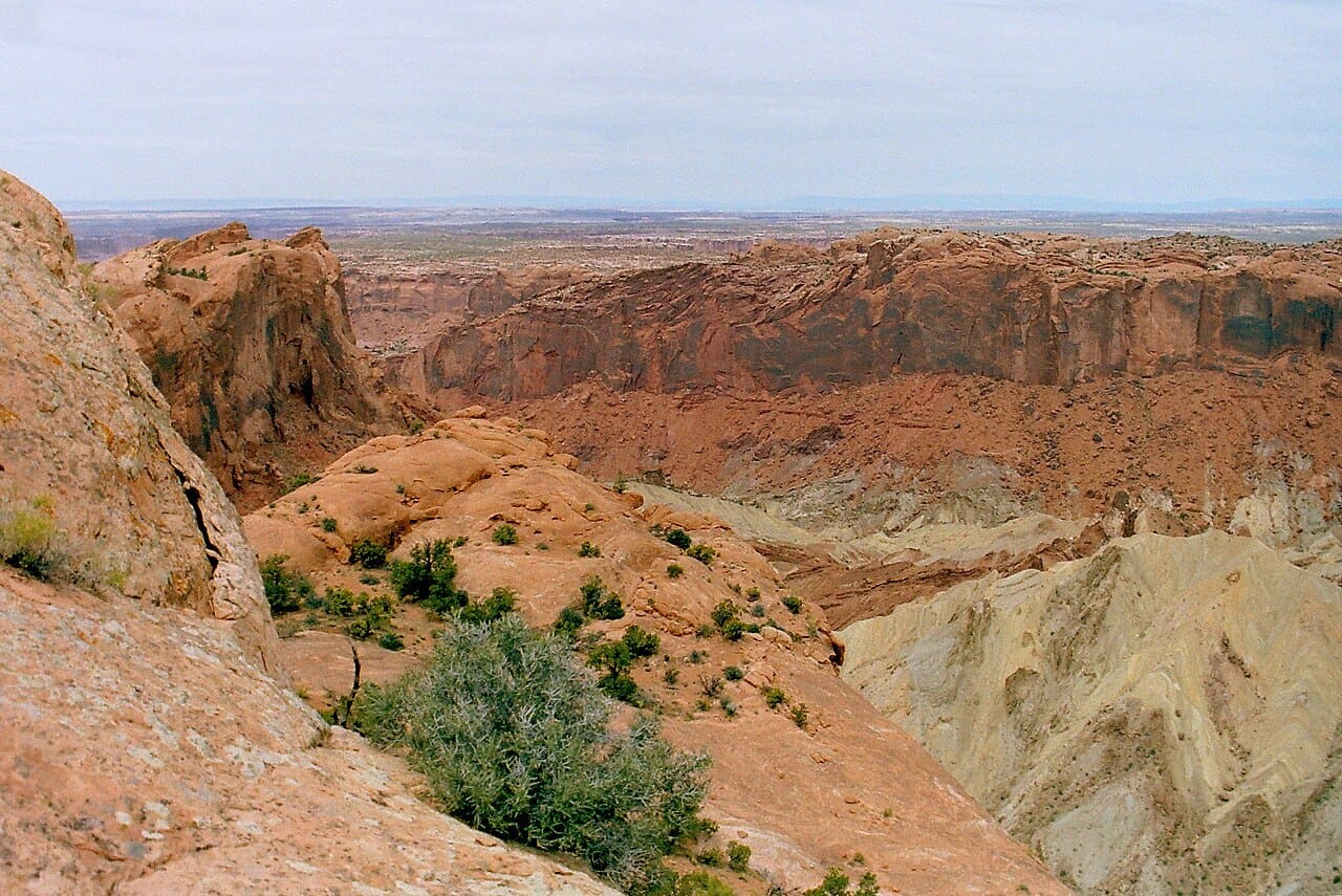 Orange Cliffs Overlook - Photo by Nikater, Public domain, via Wikimedia Commons